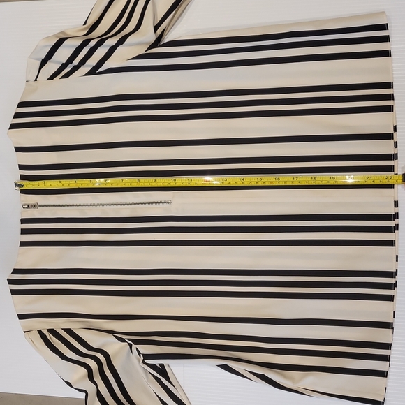 Alice + Olivia Striped Top Size Med - Picture 7 of 8